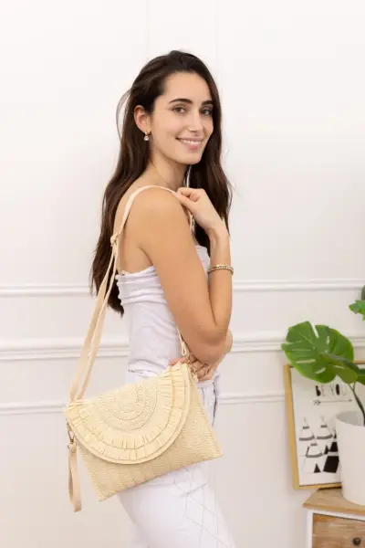 Clutch Bast mit Riemen